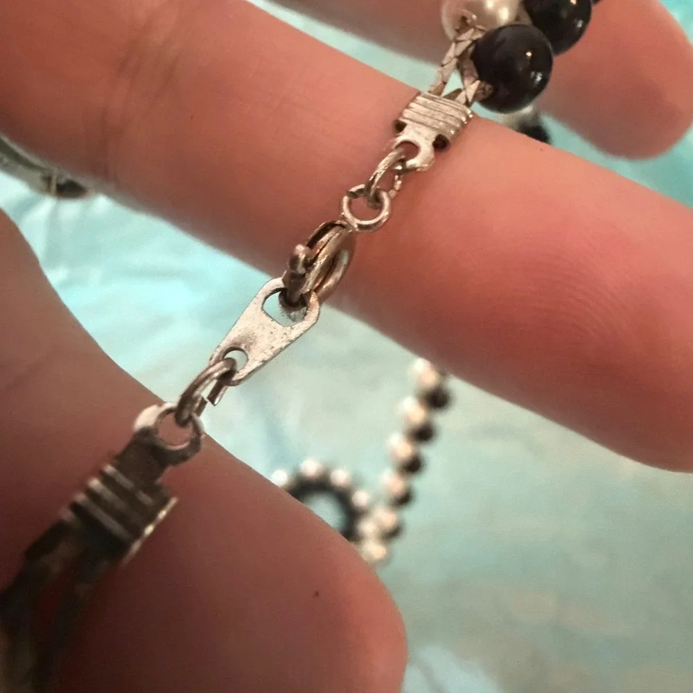 Vintage Style Black and White‎ Faux Pearl Woven Silver Chain Necklace 24 Inch